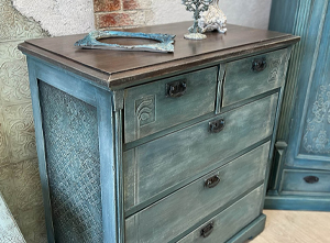 Что можно сделать со старой мебелью